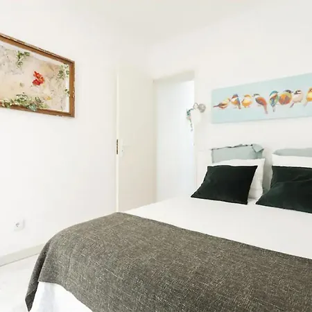 Apartment The Garden - Charming 1 Bedroom In Graca Lisbon