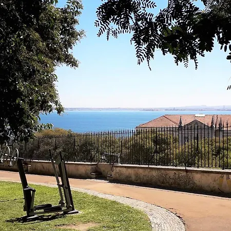 Apartment The Garden - Charming 1 Bedroom In Graca *